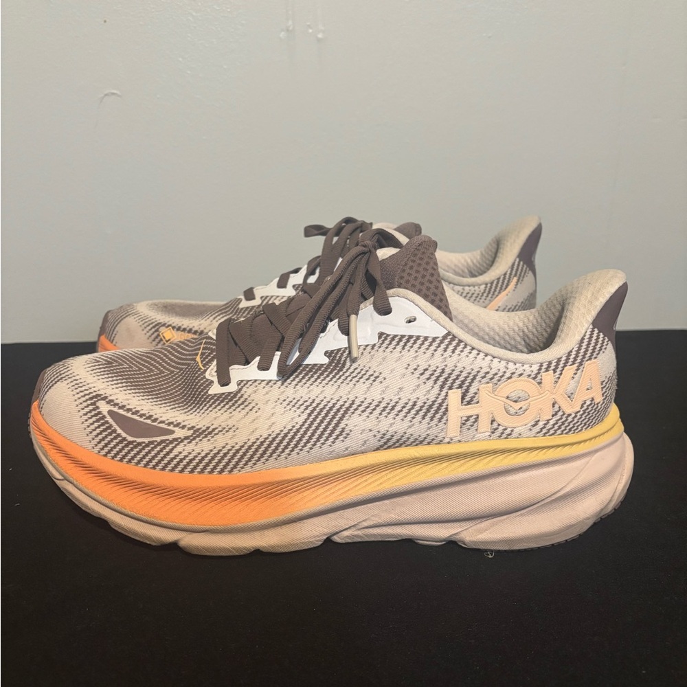Hoka Athletic Shoes with Orange and Brown Highlights Clifton 9 GTX - Picture 5 of 8